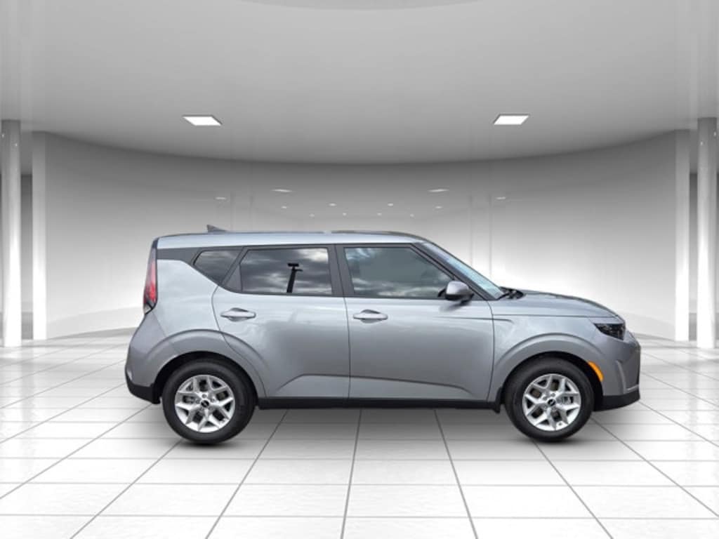 New 2025 Kia Soul LX Hatchback