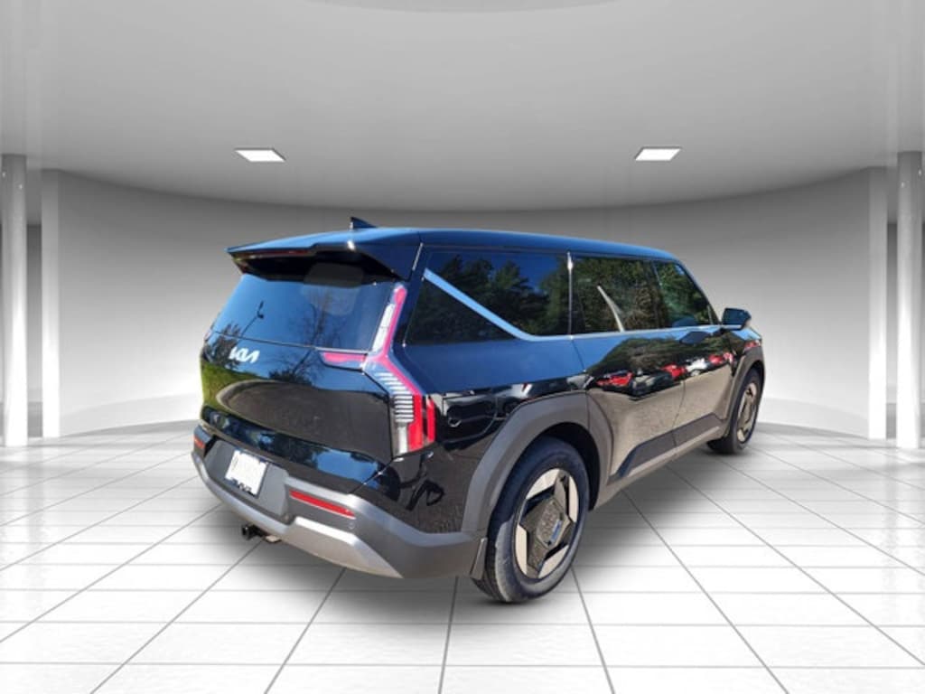 New 2026 Kia EV9 Light Long Range SUV