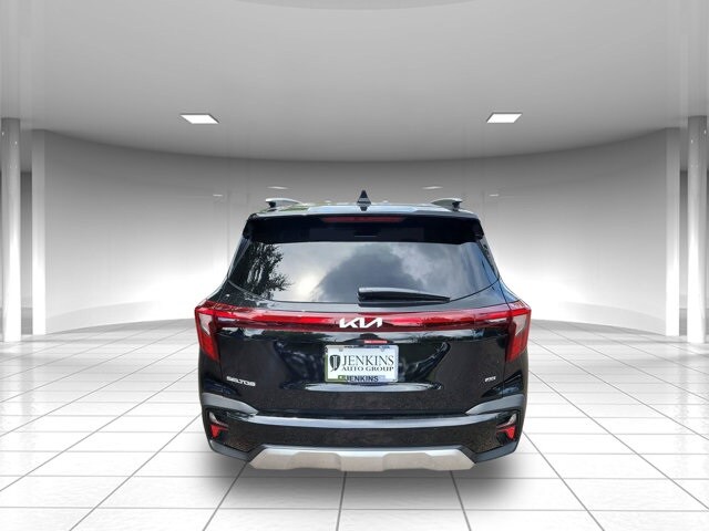 2026 Kia Seltos SX photo 3
