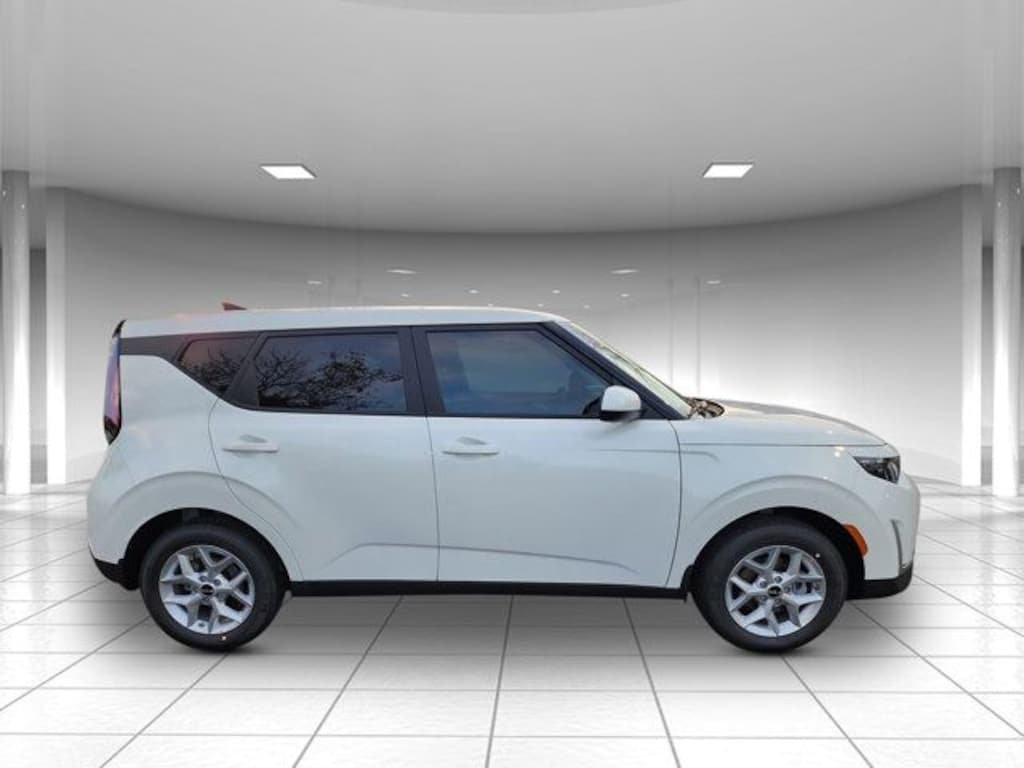 New 2025 Kia Soul LX Hatchback