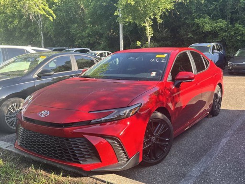 Used 2025 Toyota Camry SE Sedan