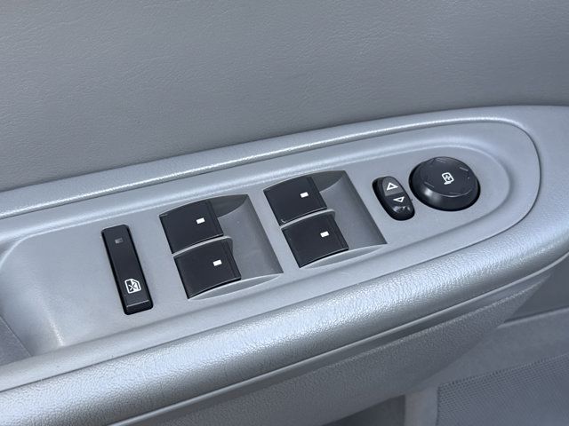 2017 Chevrolet Traverse LS - Photo 17