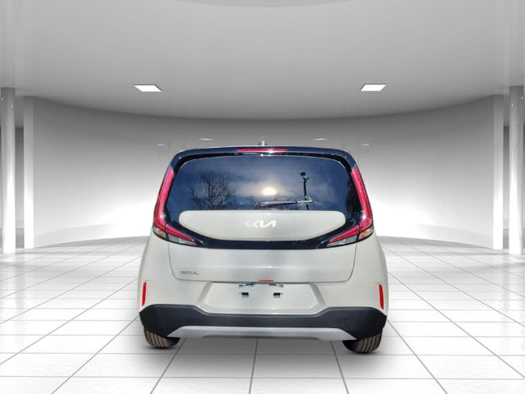 New 2025 Kia Soul LX Hatchback