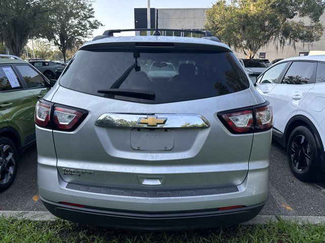 2017 Chevrolet Traverse LS - Photo 5