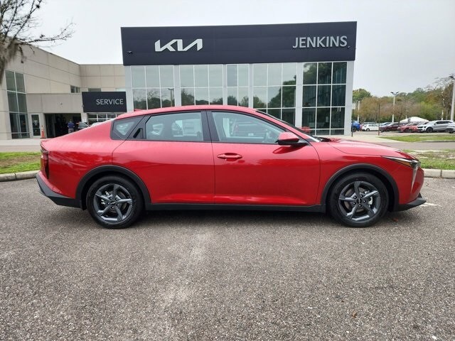 2025 Kia K4 LXS photo 2