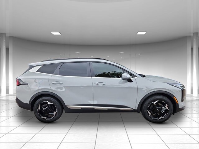 2026 Kia Sportage EX photo 2