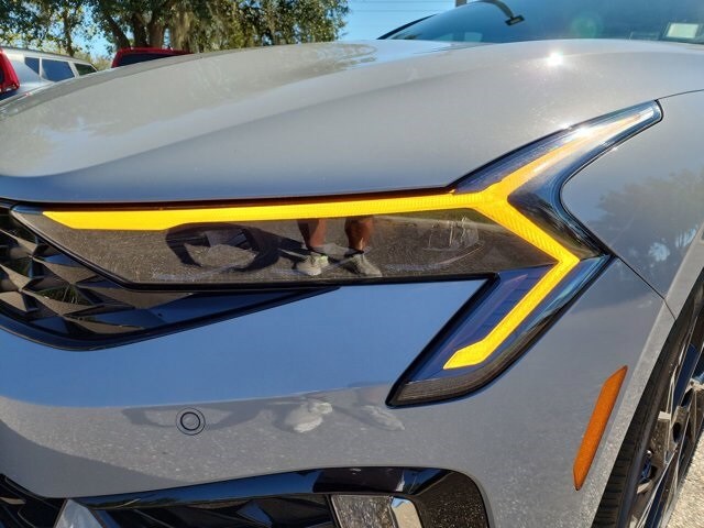 2025 Kia K5 GT-Line photo 4