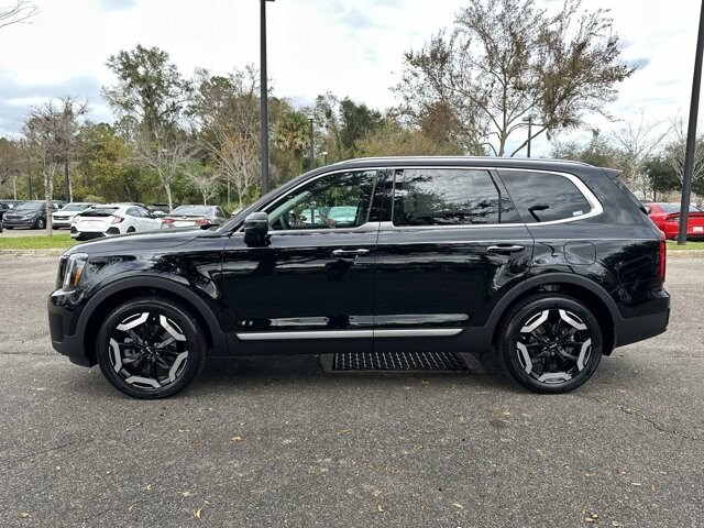 2023 Kia Telluride S photo 3