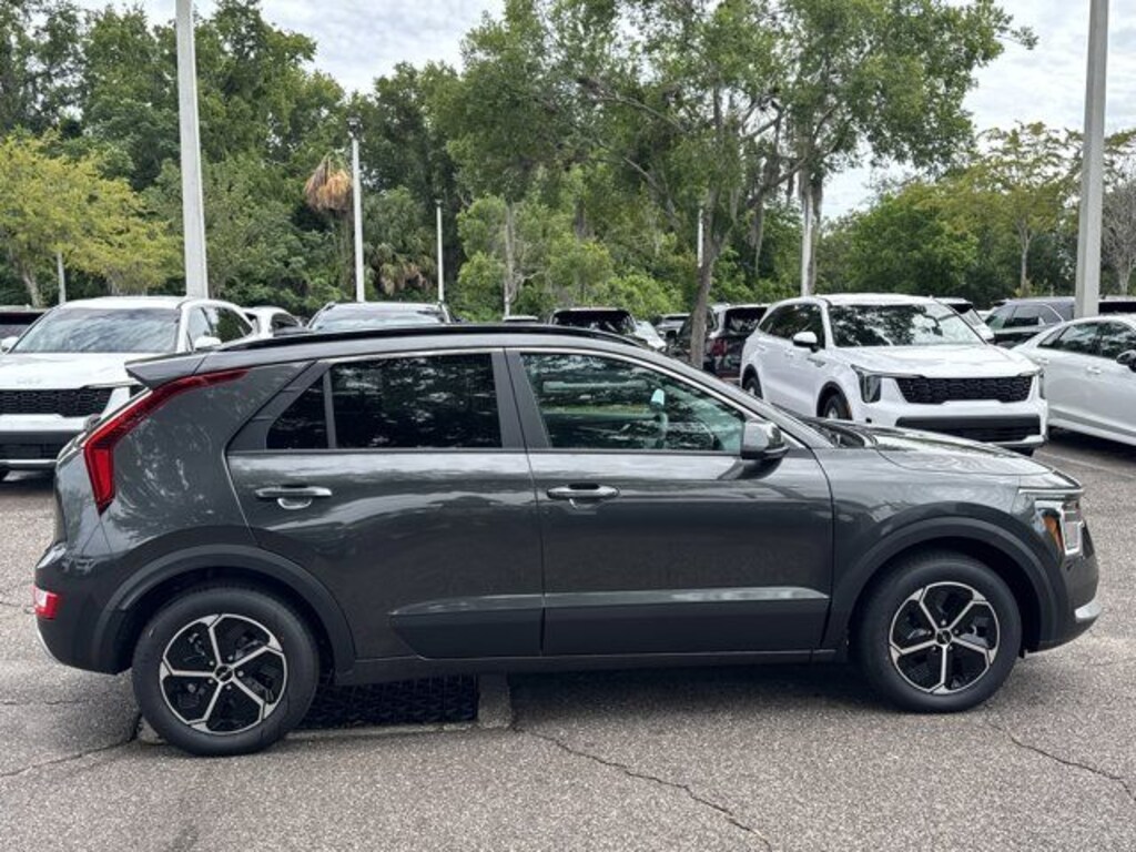 New 2026 Kia Niro LX SUV