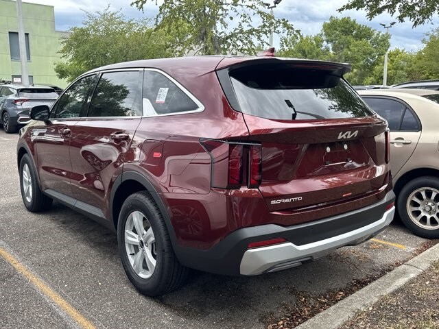 2025 Kia Sorento LX photo 4