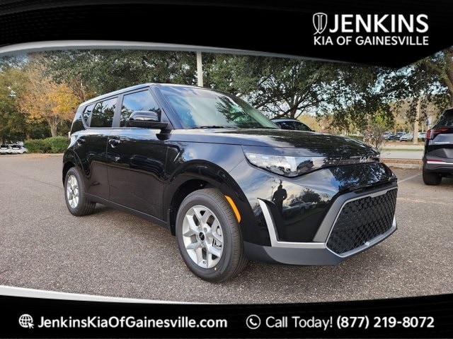 2025 Kia Soul LX's photo