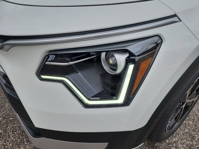 2026 Kia Niro EX photo 4