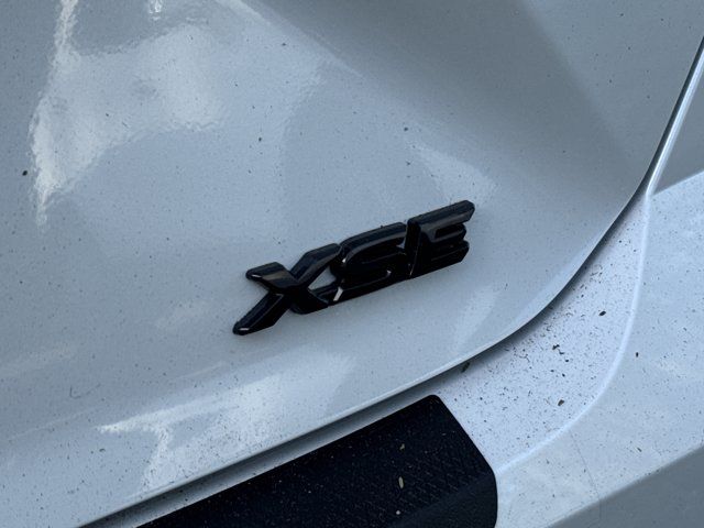 2025 Toyota Camry XSE - Photo 10