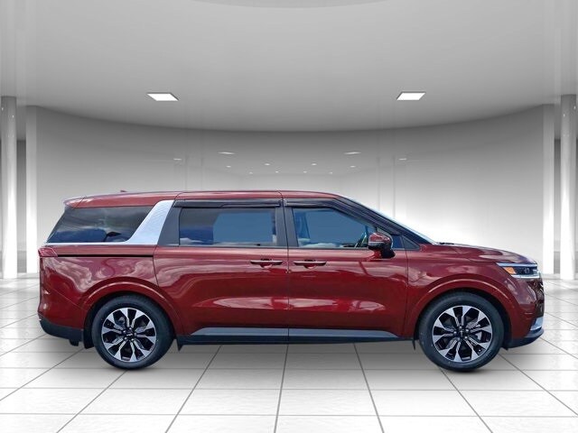 2022 Kia Carnival EX photo 2