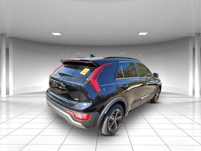 2023 Kia Niro EX photo 3