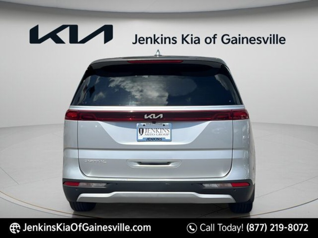 Used 2023 Kia Carnival LX Seat Package Minivan/Van