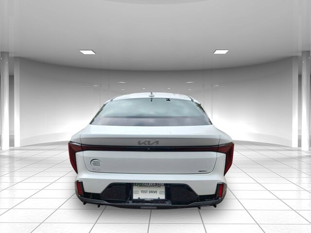 2025 Kia K4 GT-Line photo 3
