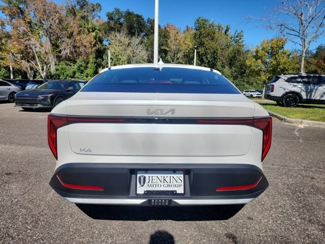 2025 Kia K4 LXS photo 4