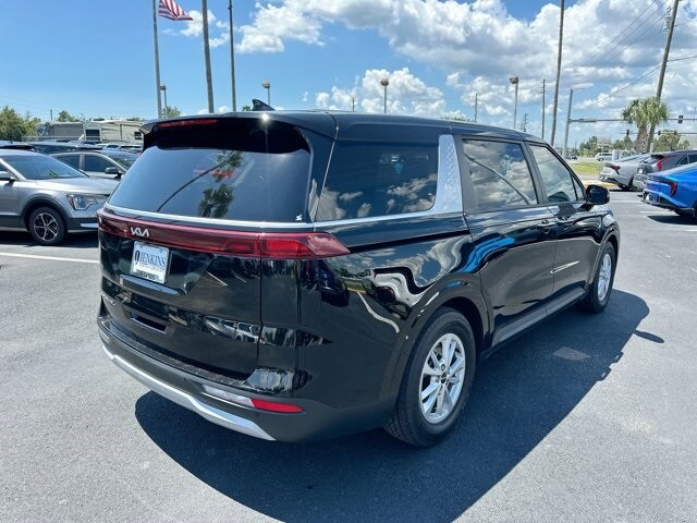 2022 Kia Carnival LXS photo 4