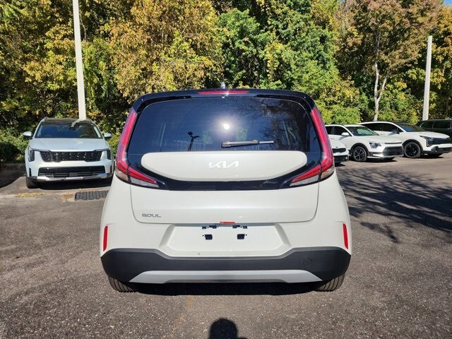 2025 Kia Soul LX photo 3