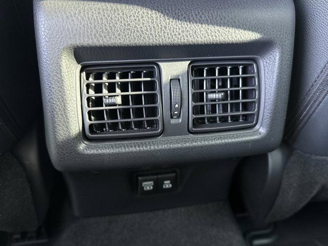 2025 Toyota Camry SE - Photo 16