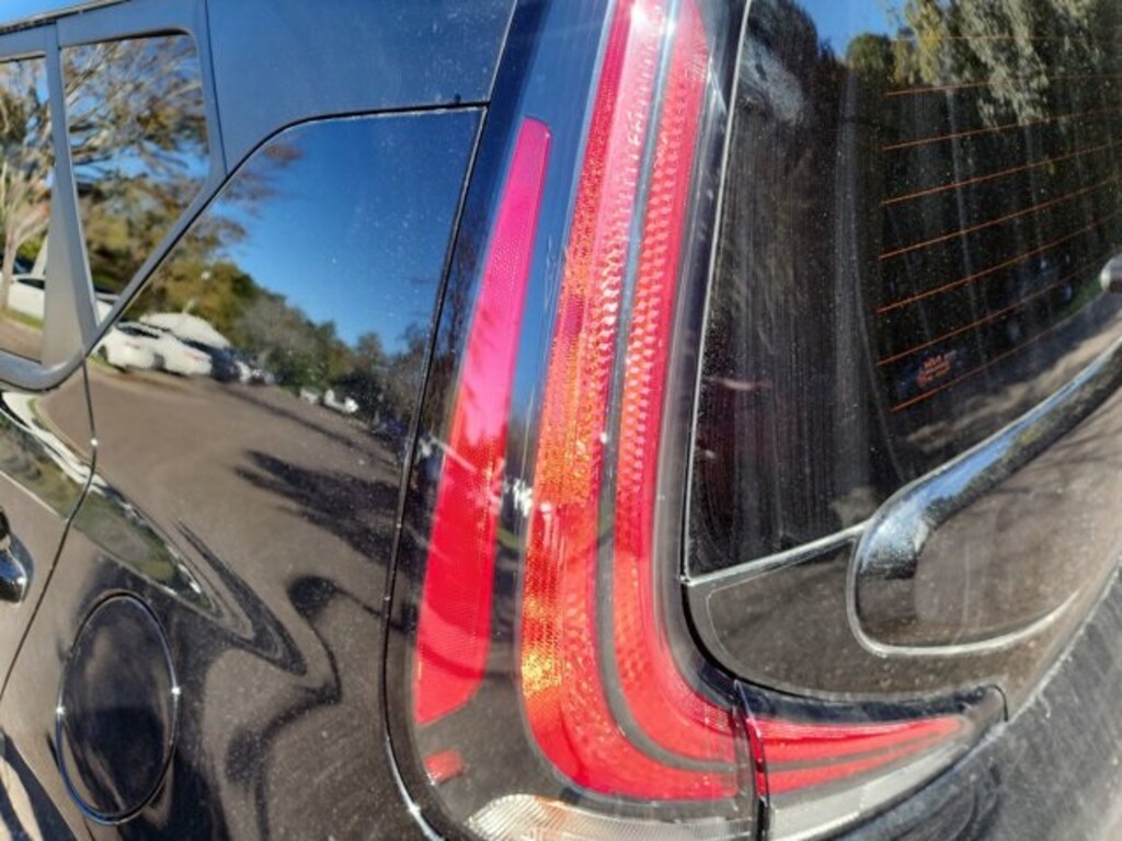 New 2025 Kia Soul LX Hatchback