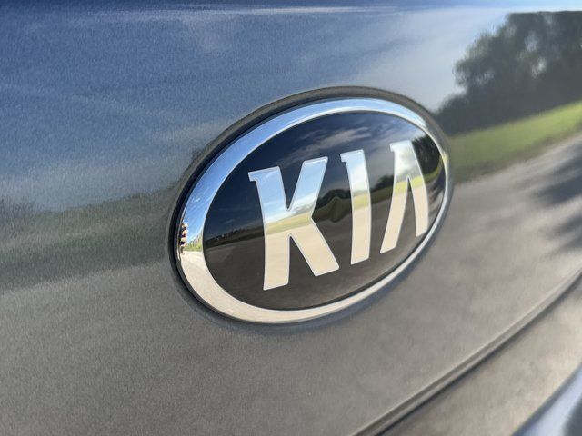 2021 Kia Soul LX - Photo 12