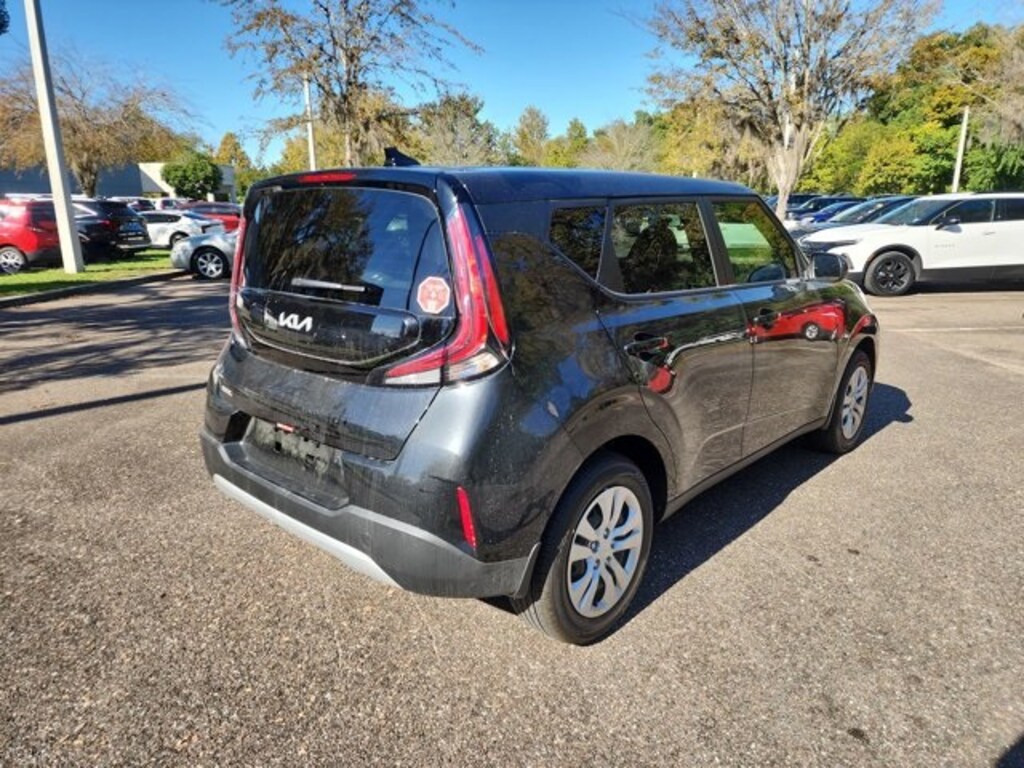 New 2025 Kia Soul LX Hatchback
