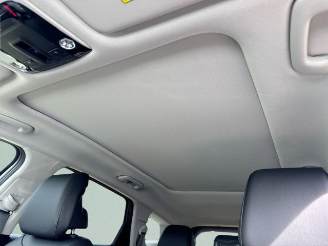 2025 Kia Sportage EX - Photo 17