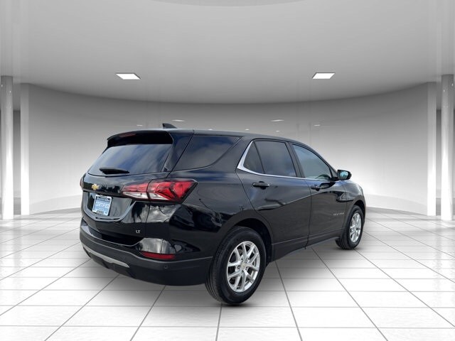 2024 Chevrolet Equinox LT photo 2
