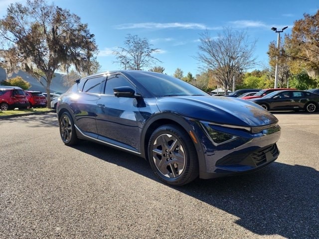 2025 Kia EV6 Light L/R's photo