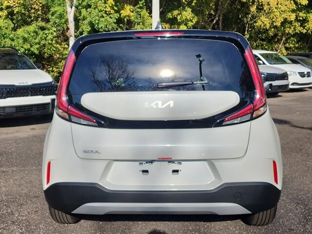 2025 Kia Soul LX photo 2
