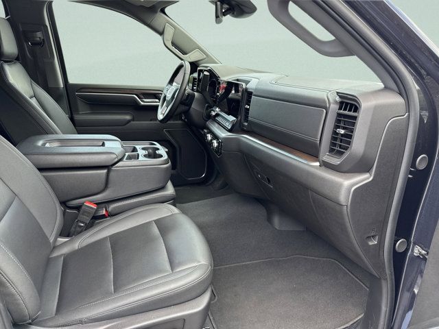 2025 GMC Sierra 1500 SLT - Photo 13
