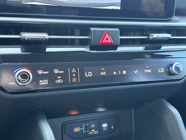 2026 Kia Sportage EX - Photo 24