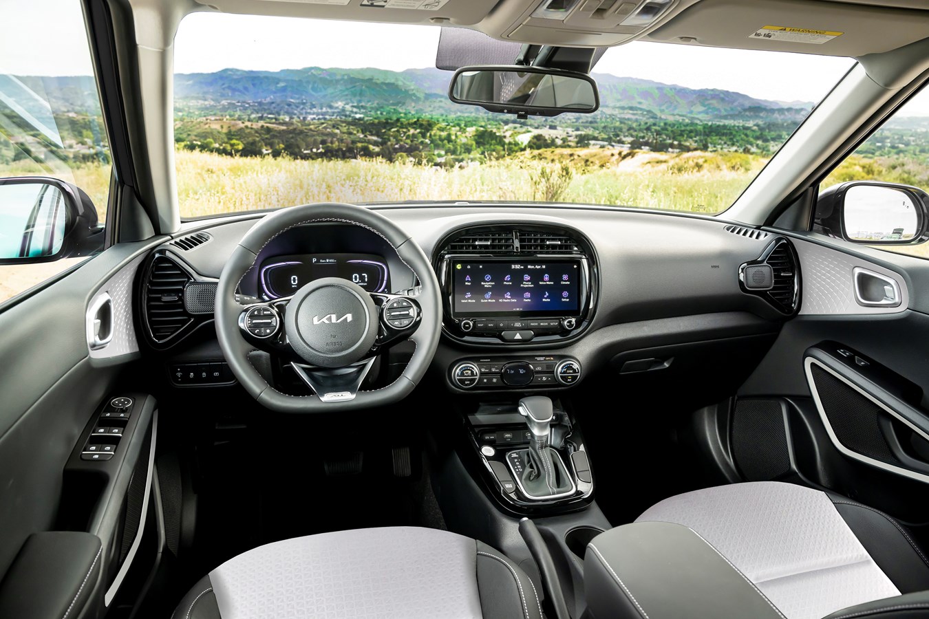 Safety
and Technology Features of the 2023 Kia Soul