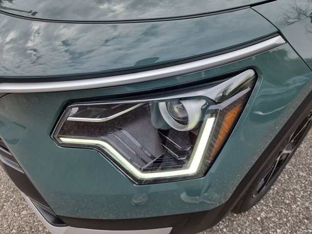 2026 Kia Niro EX photo 3