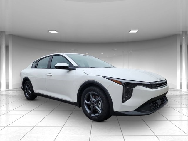 2025 Kia K4 LXS's photo