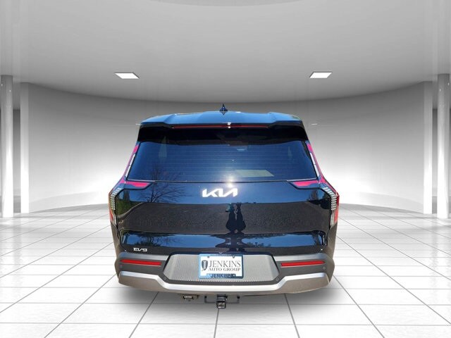 2026 Kia EV9 Light Long Range photo 3