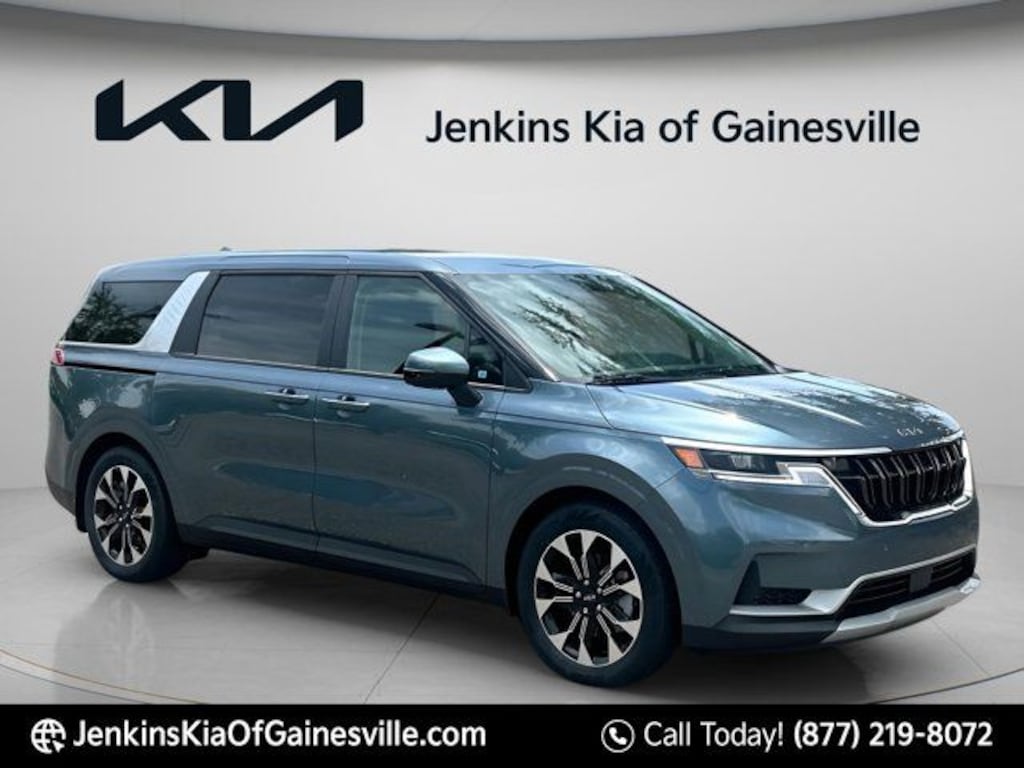 Used 2024 Kia Carnival EX Minivan/Van