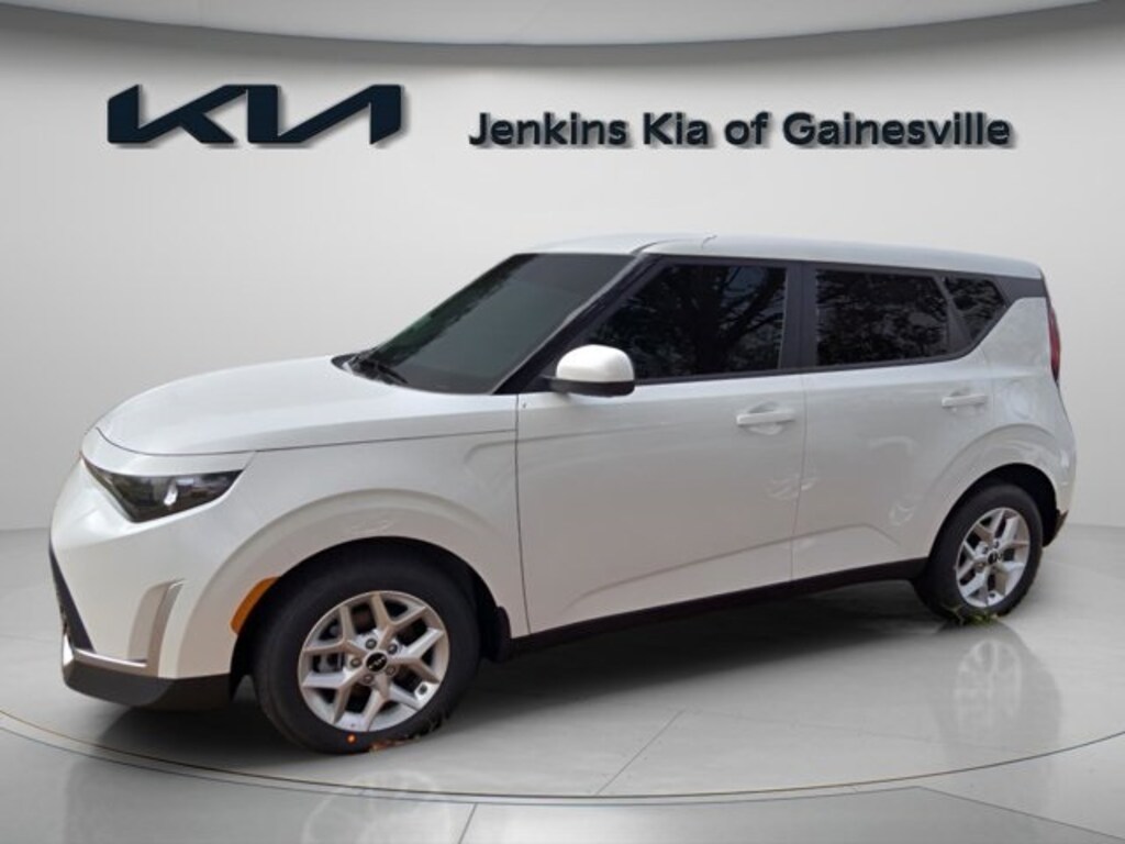 New 2025 Kia Soul LX Hatchback