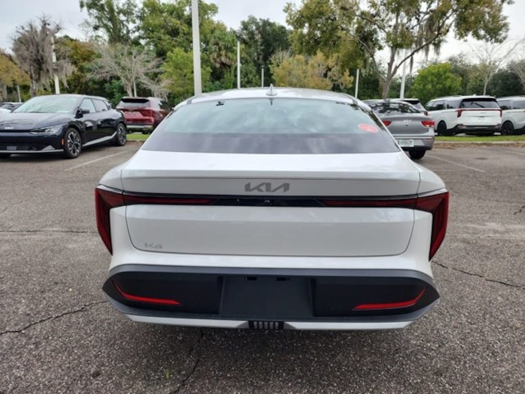 New 2025 Kia K4 LXS Sedan
