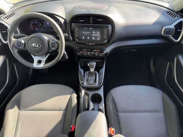 2021 Kia Soul LX - Photo 14