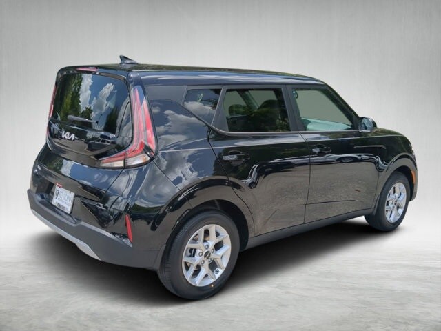2025 Kia Soul LX photo 3