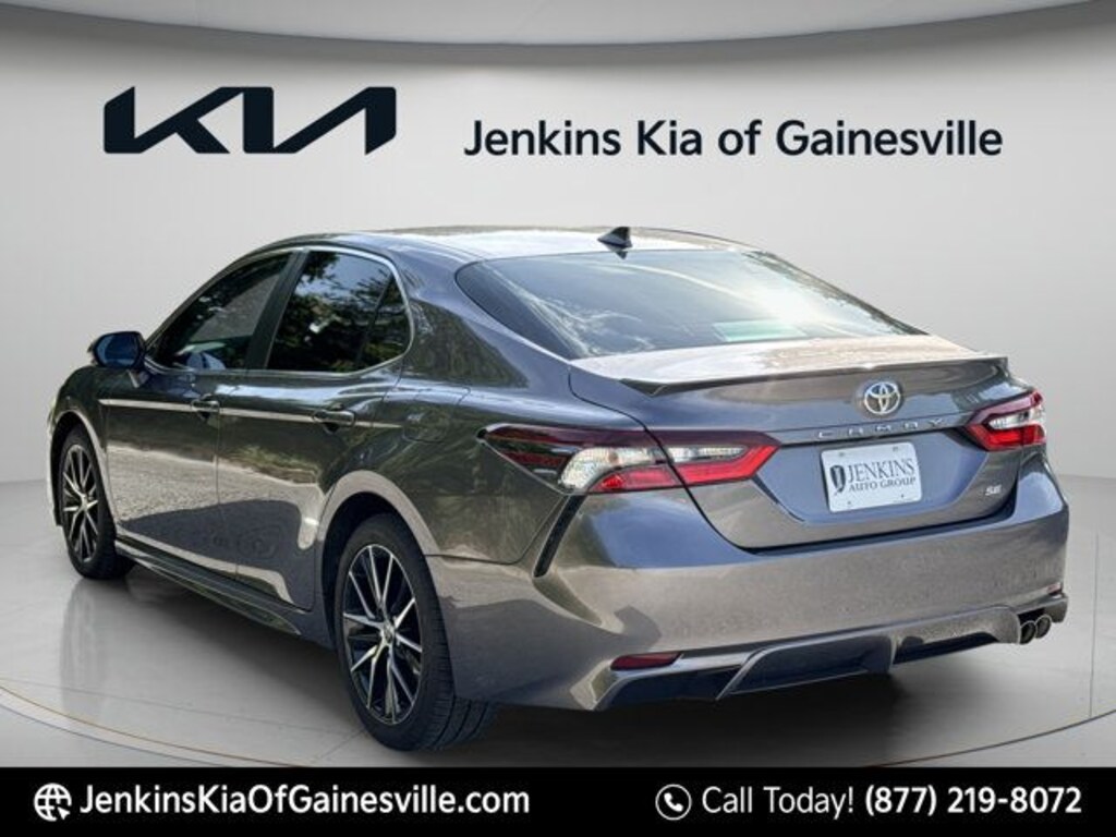 Used 2021 Toyota Camry SE Sedan