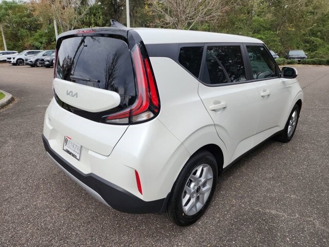 2025 Kia Soul LX photo 3