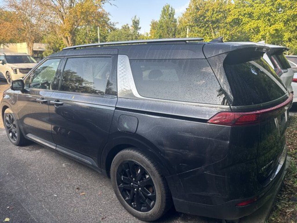 Used 2023 Kia Carnival SX Prestige Minivan/Van