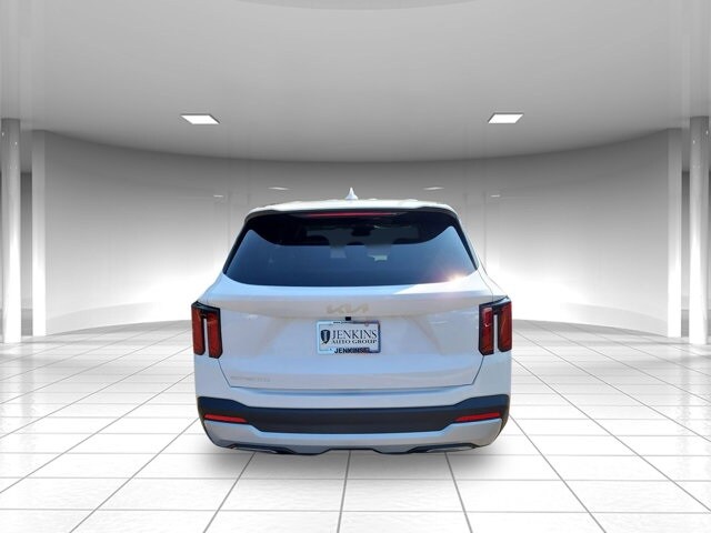 2026 Kia Sorento LX photo 2