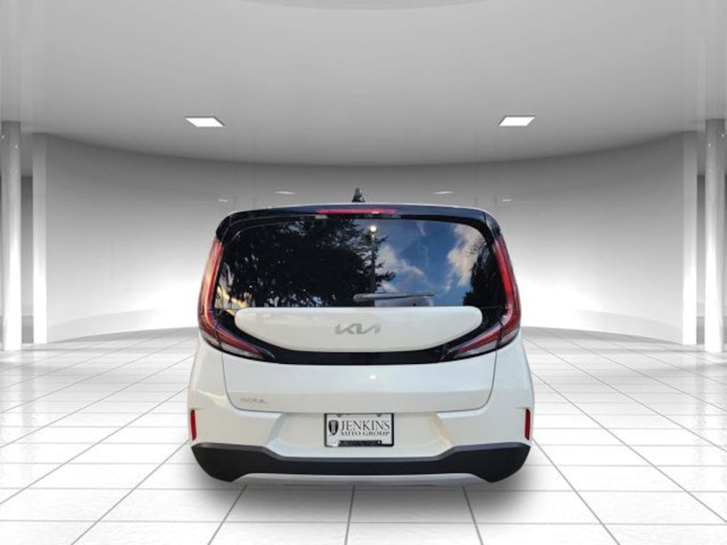 New 2025 Kia Soul LX Hatchback