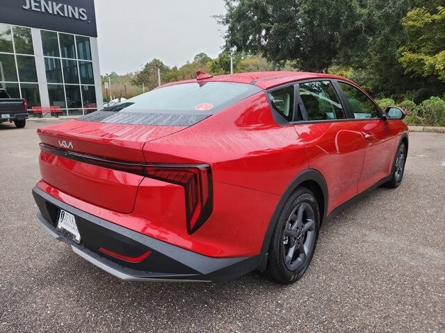 2025 Kia K4 LXS photo 3