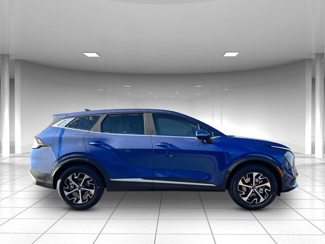 2025 Kia Sportage EX photo 2